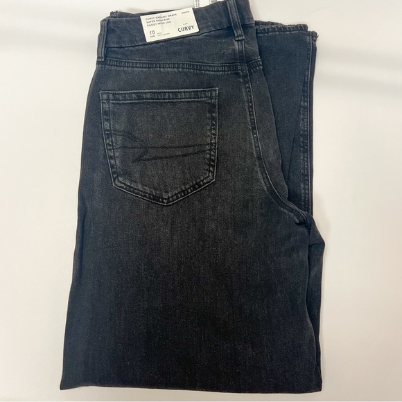 American Eagle Outfitters Denim - AE Dreamy Drape Stretch Curvy Super High-Waisted Baggy Wide-Leg Jean, SHORT